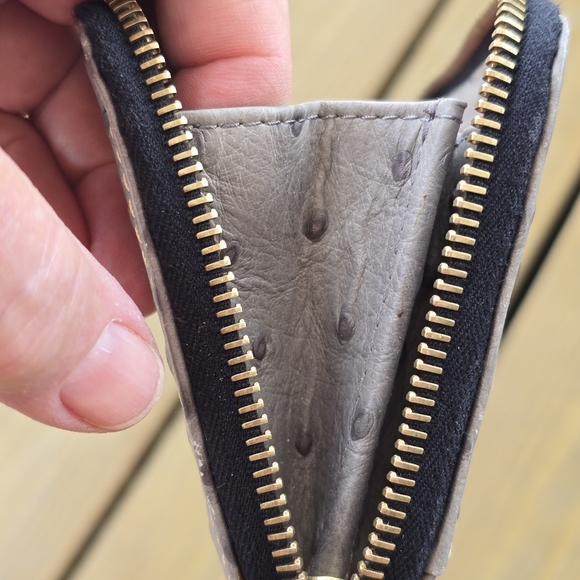 Dooney & Bourke NWO Tags Gray Textured Wristlet 7.25x4.75 - Picture 15 of 16